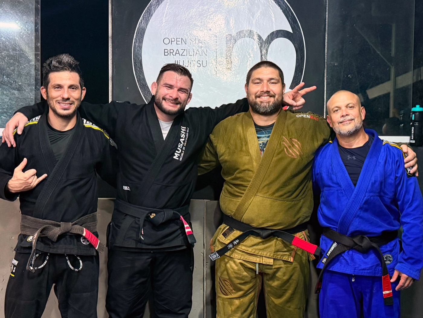 Profesores de OPENMAT junto a un profesor visitante de Musashi BJJ